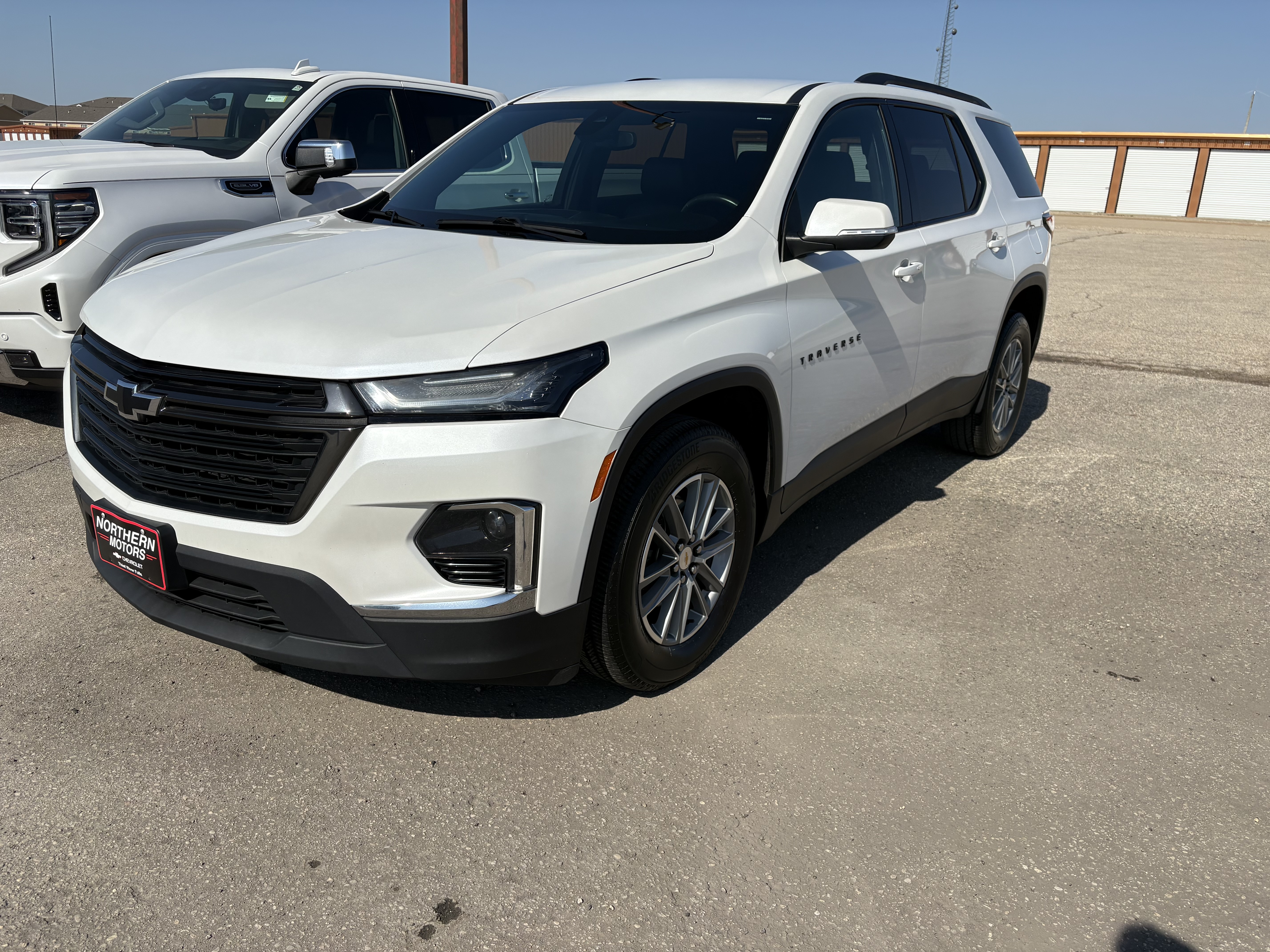 Used 2022 Chevrolet Traverse 3LT with VIN 1GNEVHKW1NJ183974 for sale in Thief River Falls, Minnesota