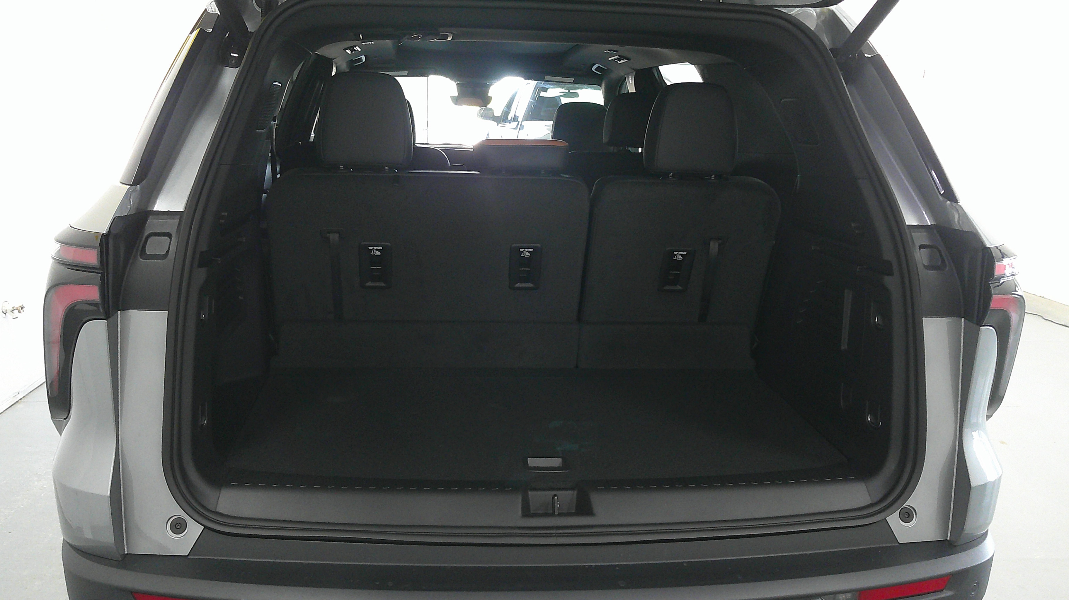 2027 Chevrolet Traverse Z71 - Photo 9