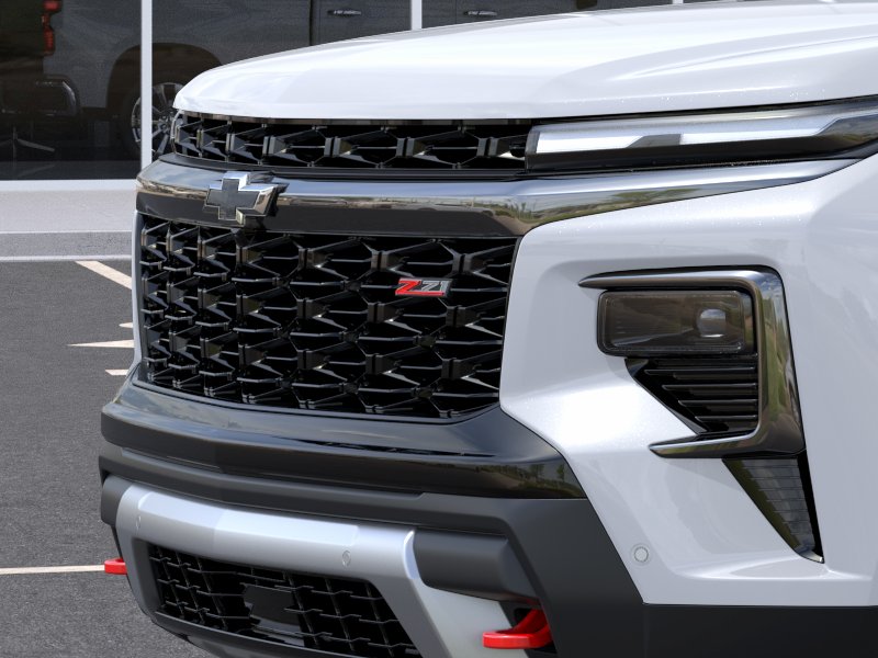 New 2027 Polar White Tricoat Chevrolet Z71 image 13