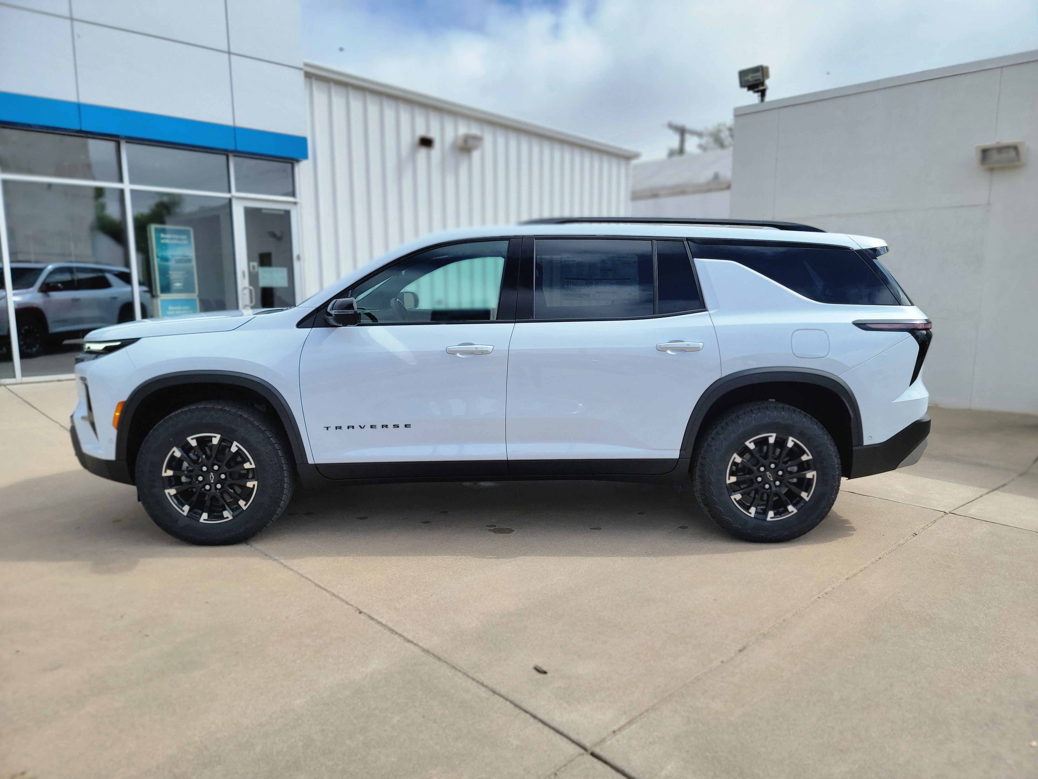 2026 Chevrolet Traverse Z71 - Photo 8