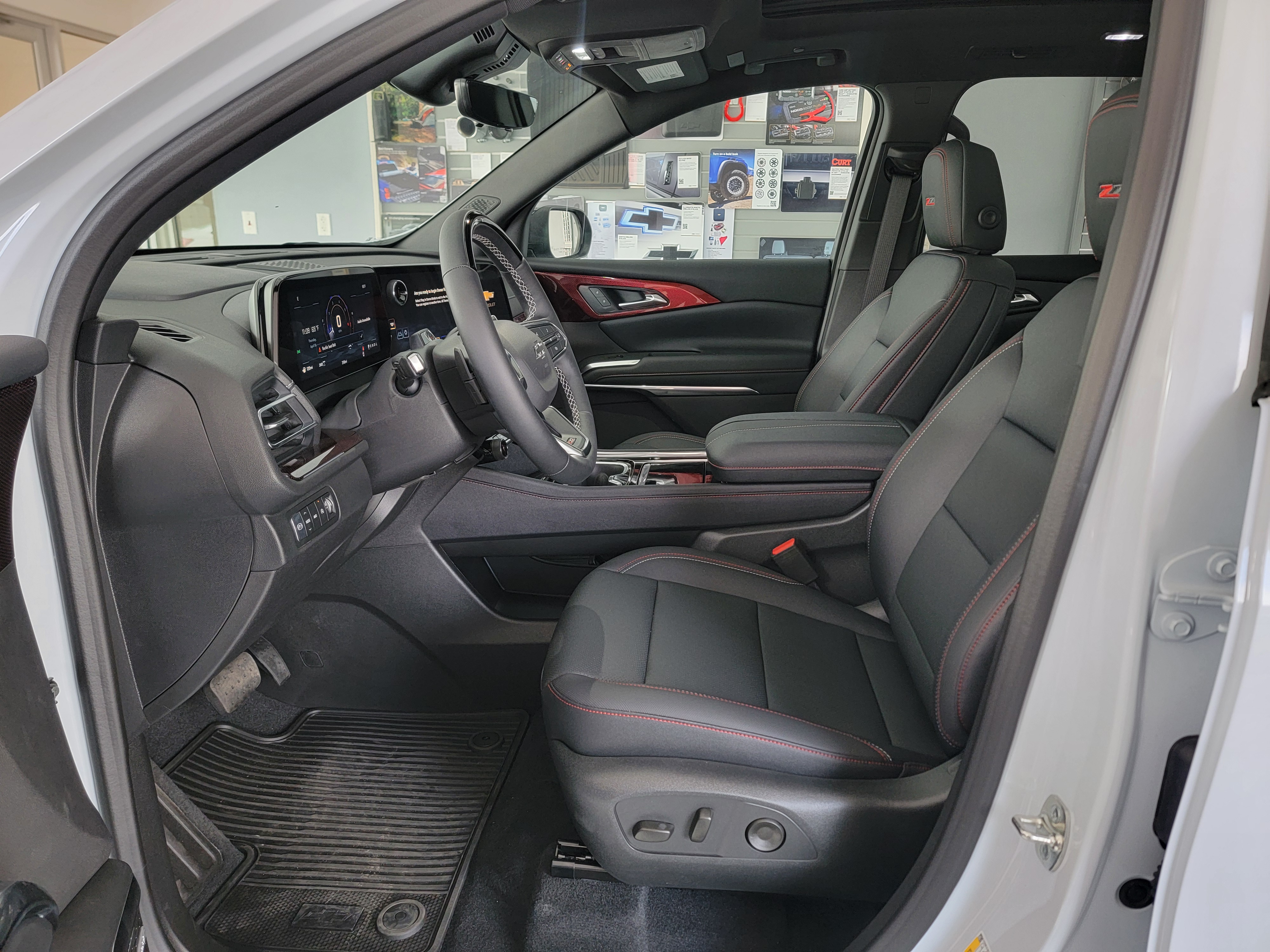 2026 Chevrolet Traverse Z71 - Photo 14