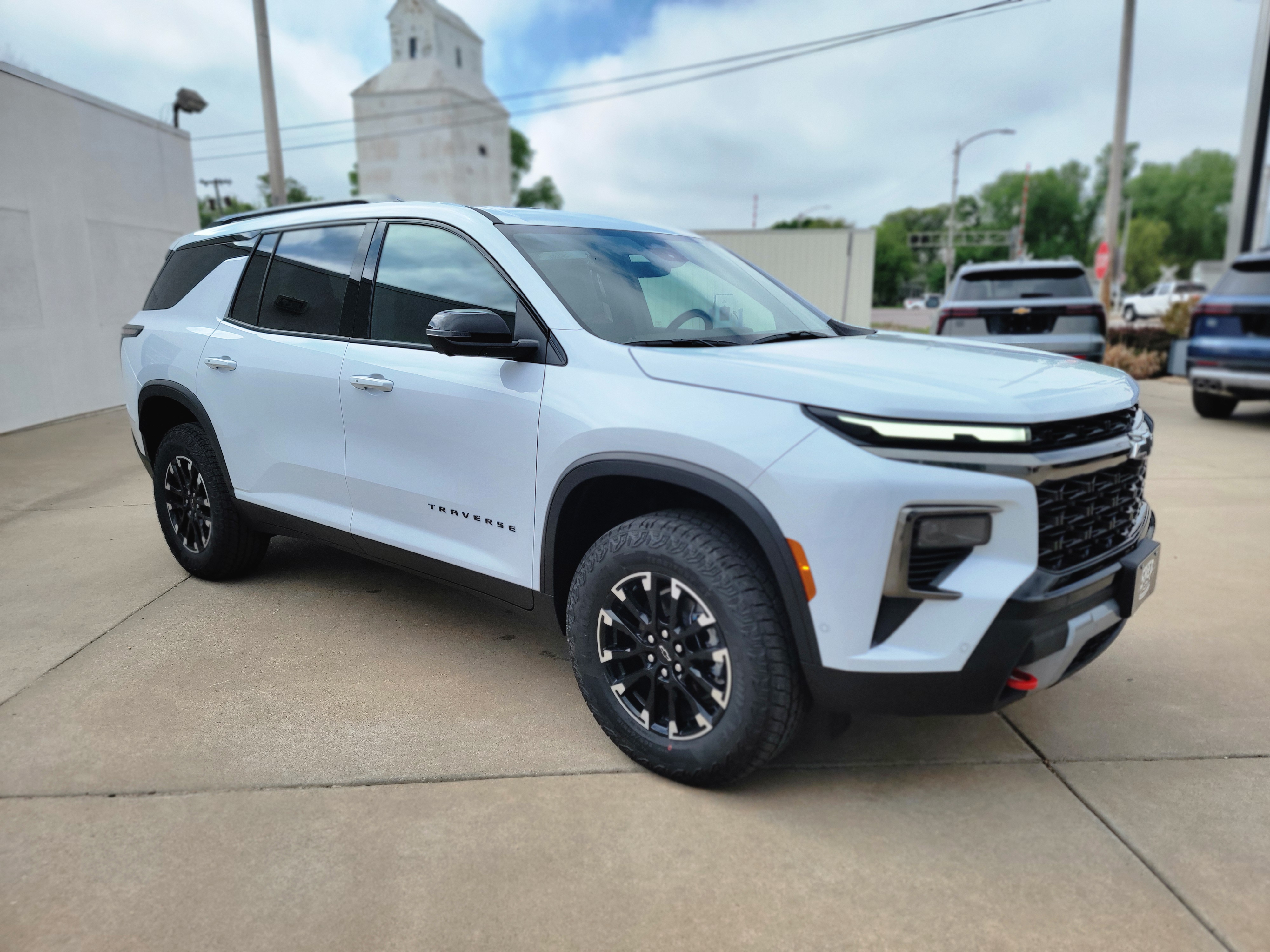 View vehicle photo 3