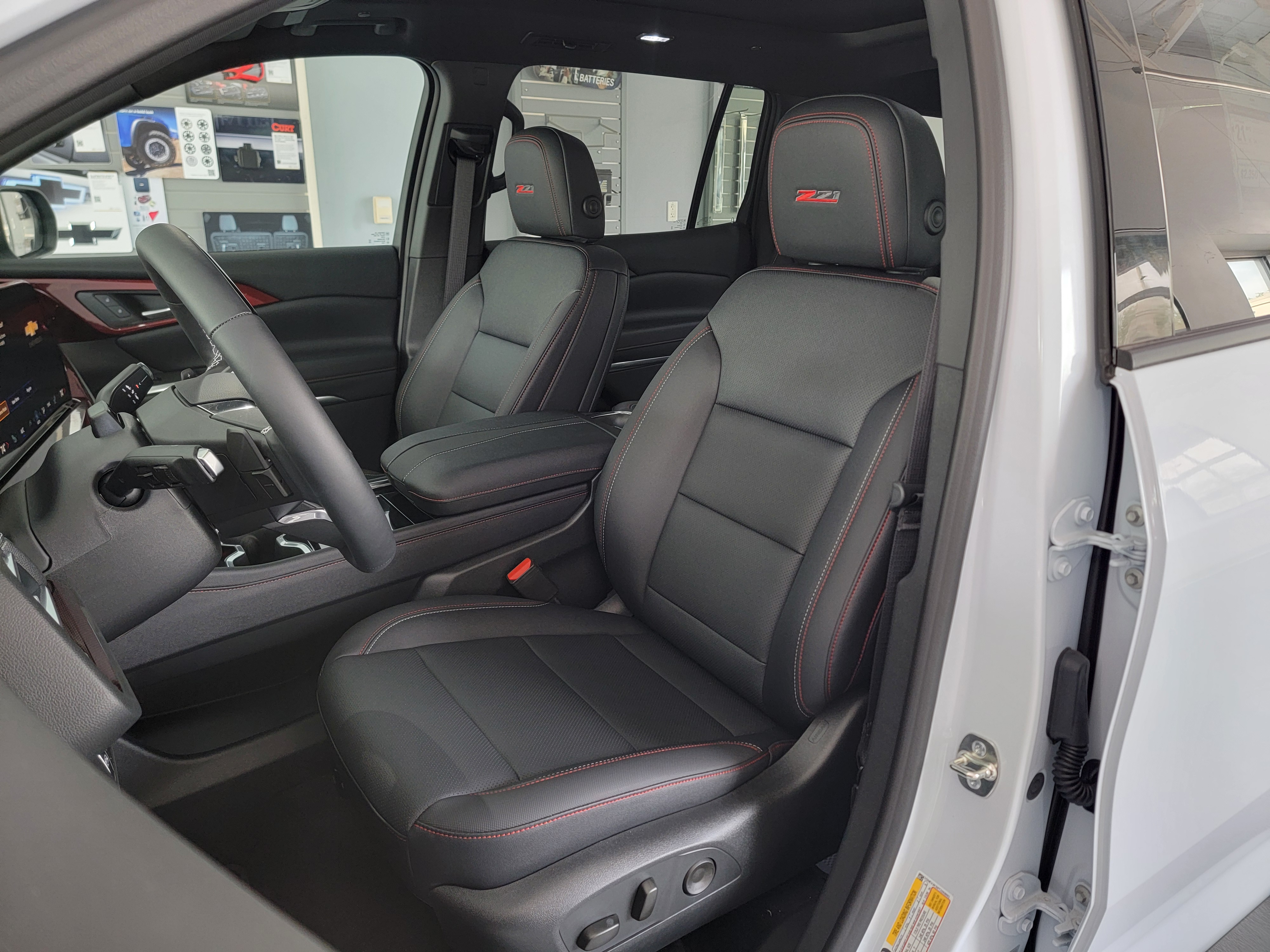2026 Chevrolet Traverse Z71 - Photo 10