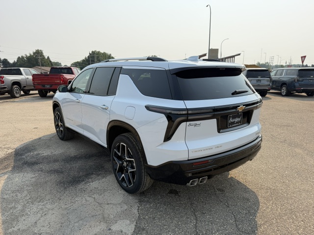 New 2026 Polar White Tricoat Chevrolet High Country image 8