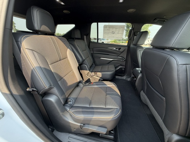 New 2026 Polar White Tricoat Chevrolet High Country image 12