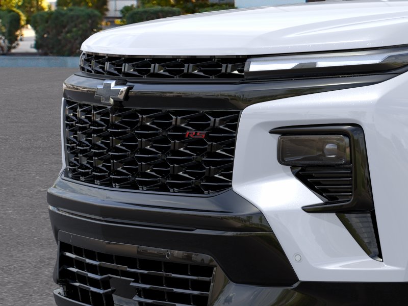 New 2026 Polar White Tricoat Chevrolet RS image 37