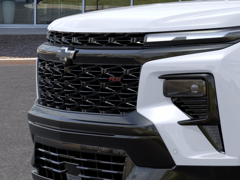 New 2026 Polar White Tricoat Chevrolet RS image 13