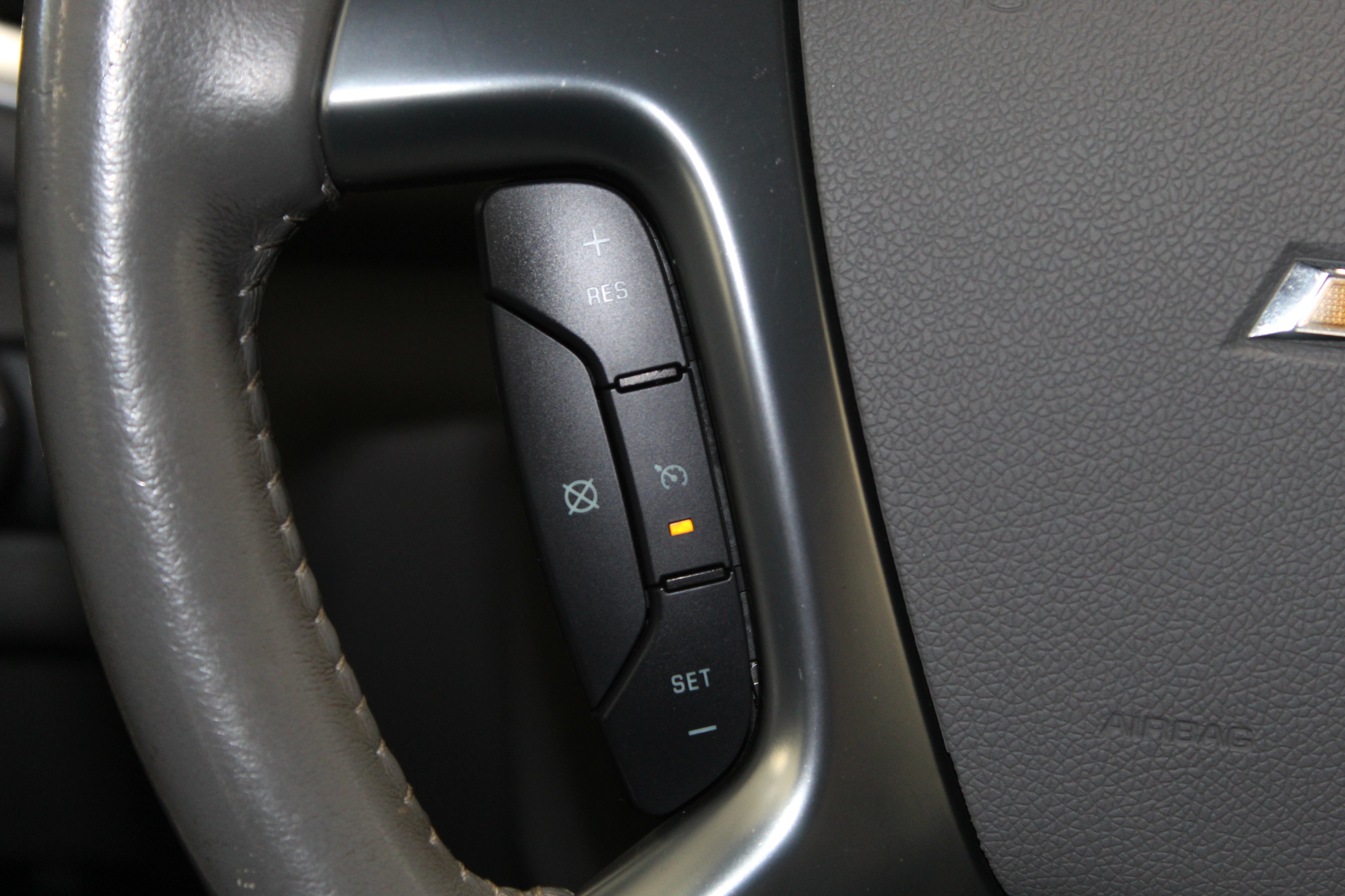 Used 2017 Chevrolet Traverse 2LT with VIN 1GNKRHKD4HJ270536 for sale in Hamilton, AL