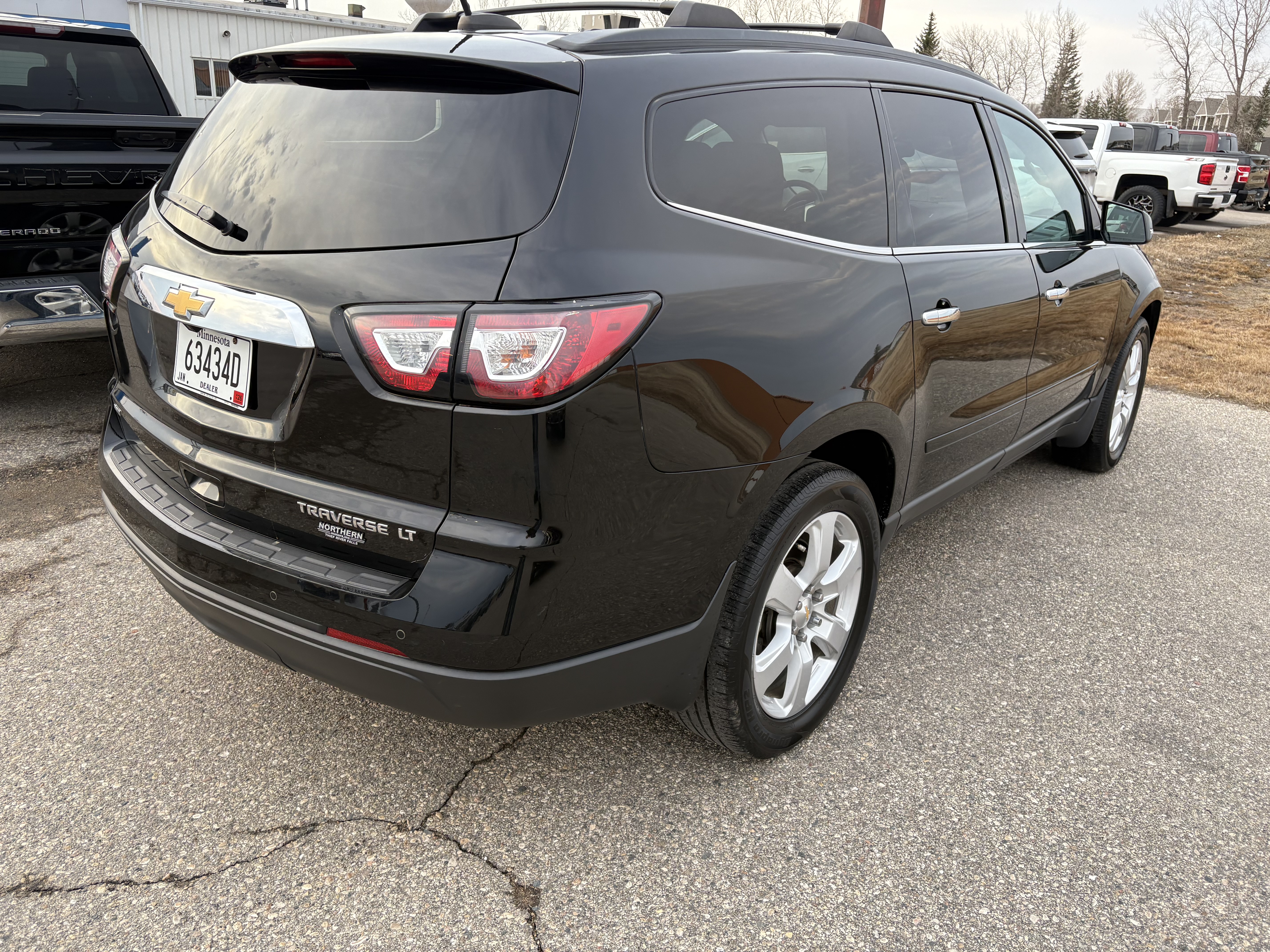 Used 2016 Chevrolet Traverse 1LT with VIN 1GNKVGKD7GJ282992 for sale in Thief River Falls, Minnesota