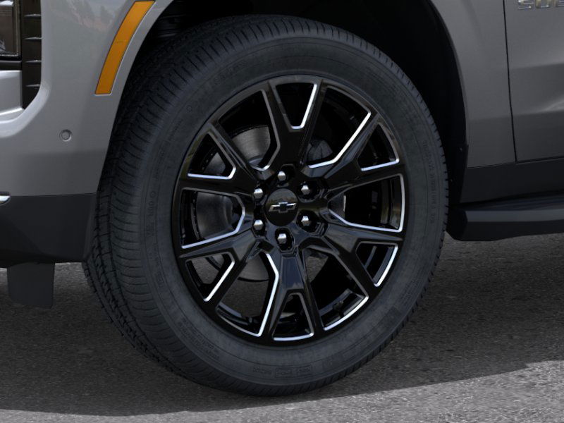 2026 Chevrolet Suburban LT photo 4