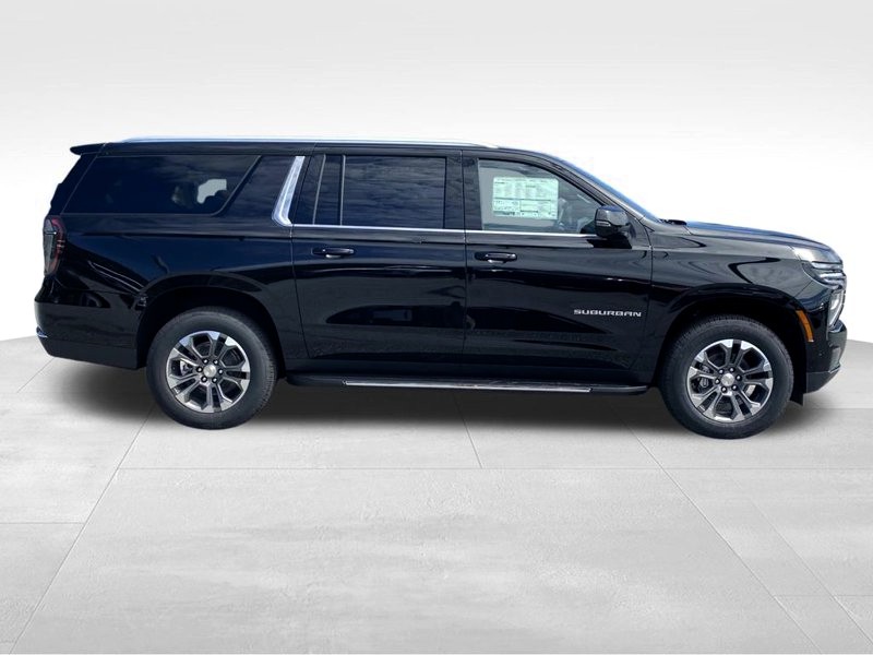 2026 Chevrolet Suburban LT photo 2
