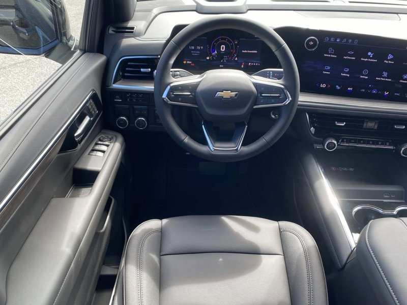 2026 Chevrolet Suburban LT photo 9