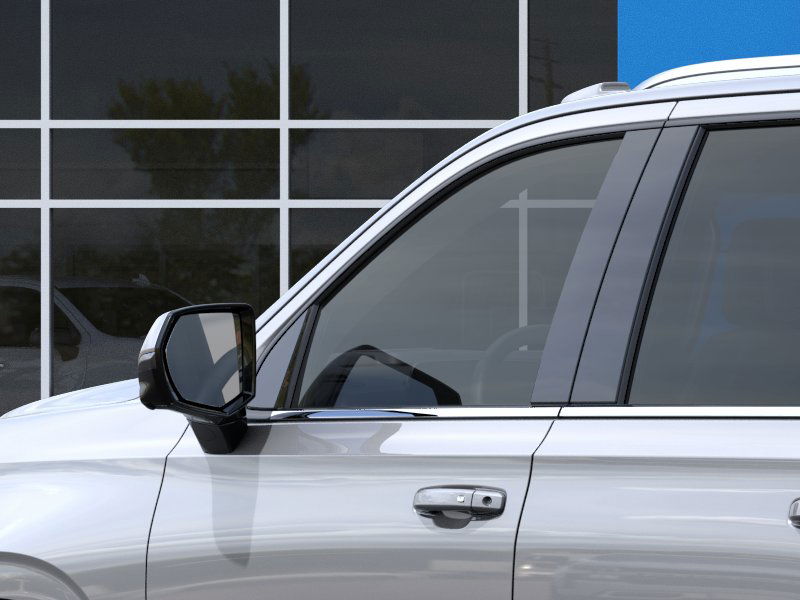 2025 Chevrolet Suburban LT photo 12