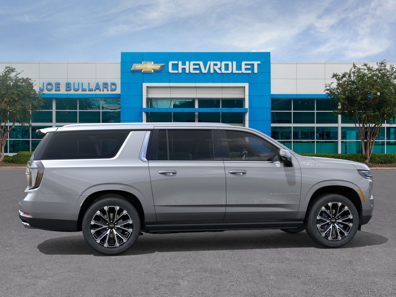 2025 Chevrolet Suburban High Country photo 4