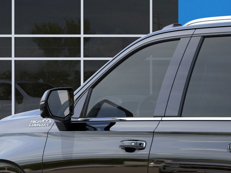 2025 Chevrolet Suburban High Country photo 12