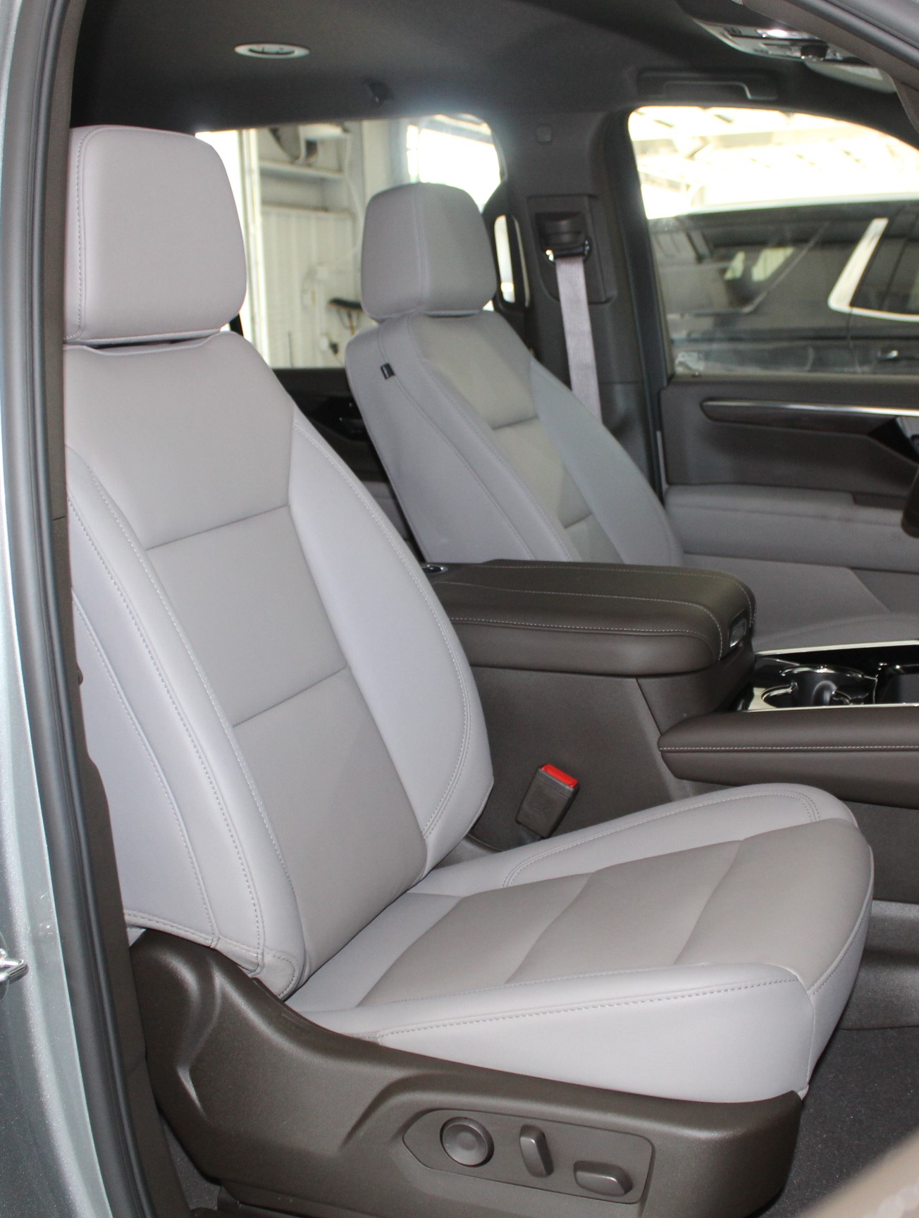 2025 Chevrolet Tahoe LT photo 11
