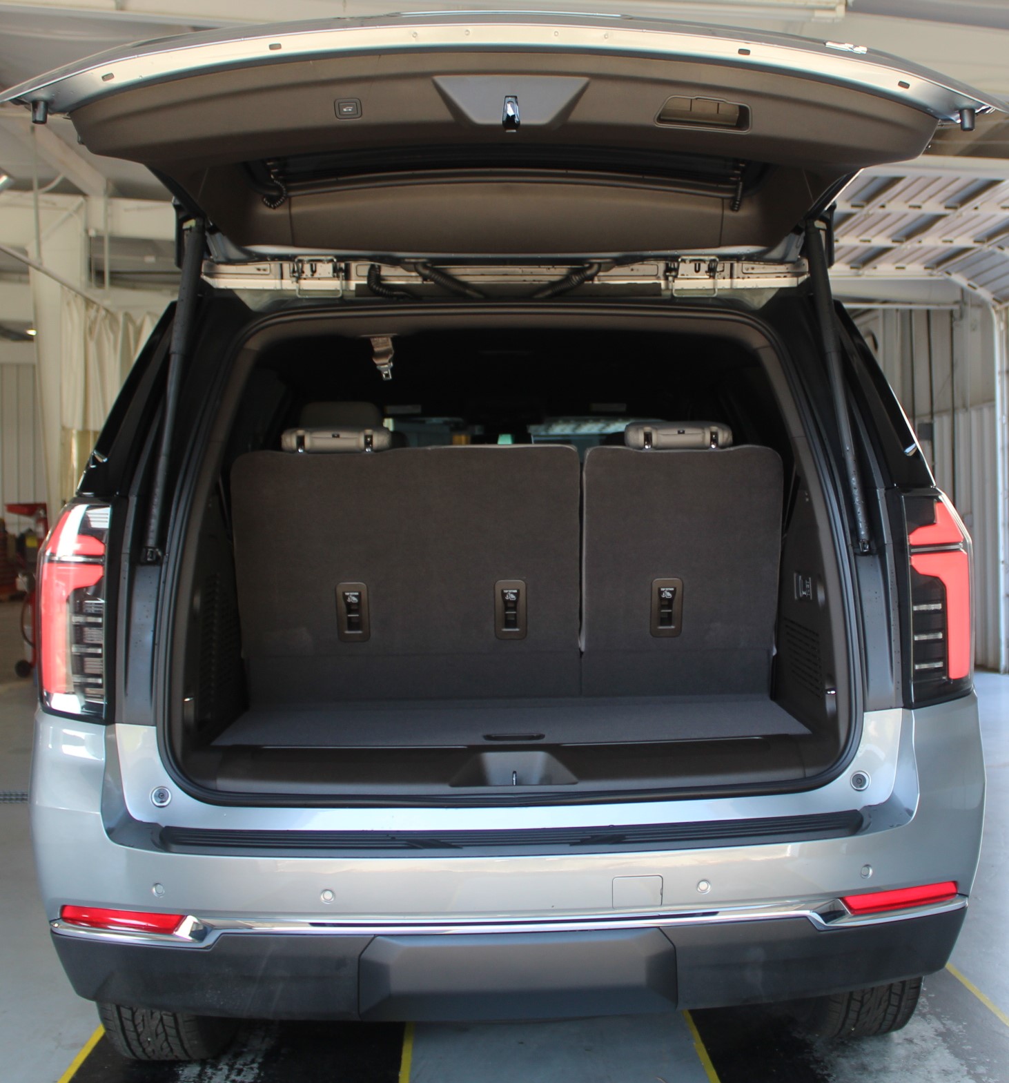 2025 Chevrolet Tahoe LT photo 7
