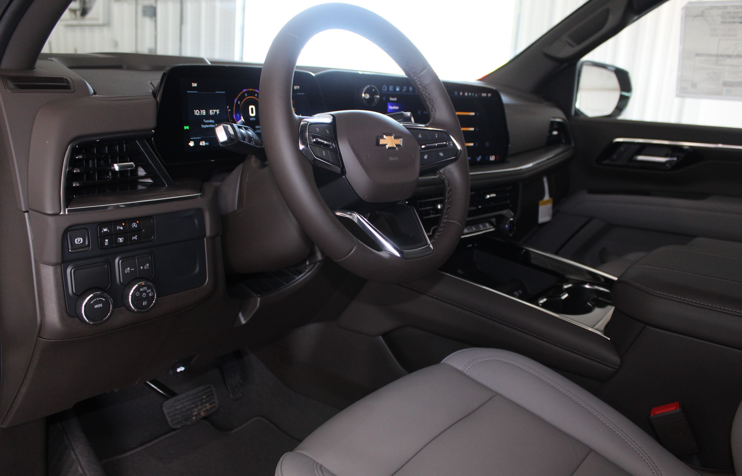 2025 Chevrolet Tahoe LT photo 3