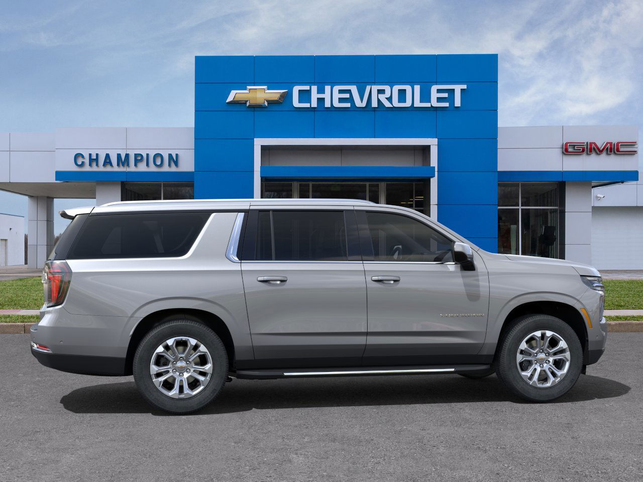 2025 Chevrolet Suburban LS photo 4