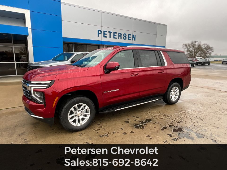 2026 Chevrolet Suburban LT's photo