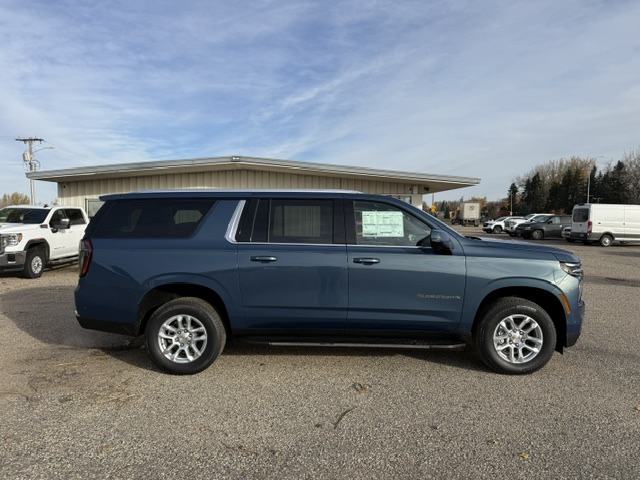2026 Chevrolet Suburban LT photo 3