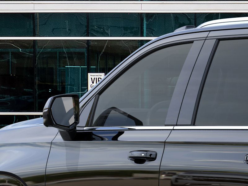 2025 Chevrolet Suburban LT photo 31
