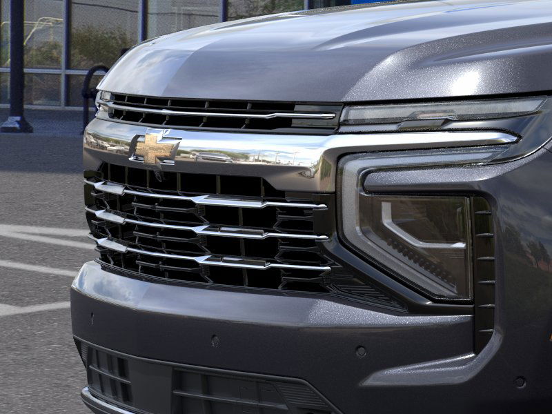 2025 Chevrolet Suburban LT photo 13