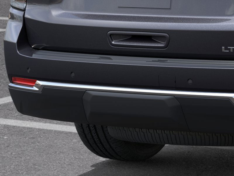 2025 Chevrolet Suburban LT photo 14