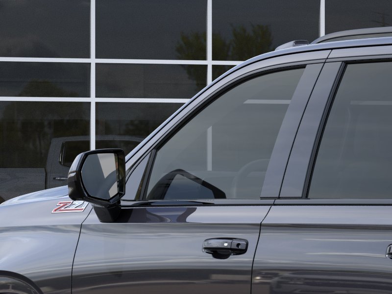 2027 Chevrolet Suburban Z71 - Photo 36