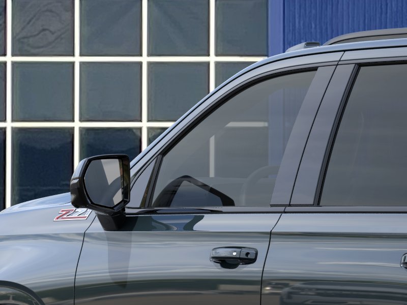 2026 Chevrolet Suburban Z71 - Photo 12