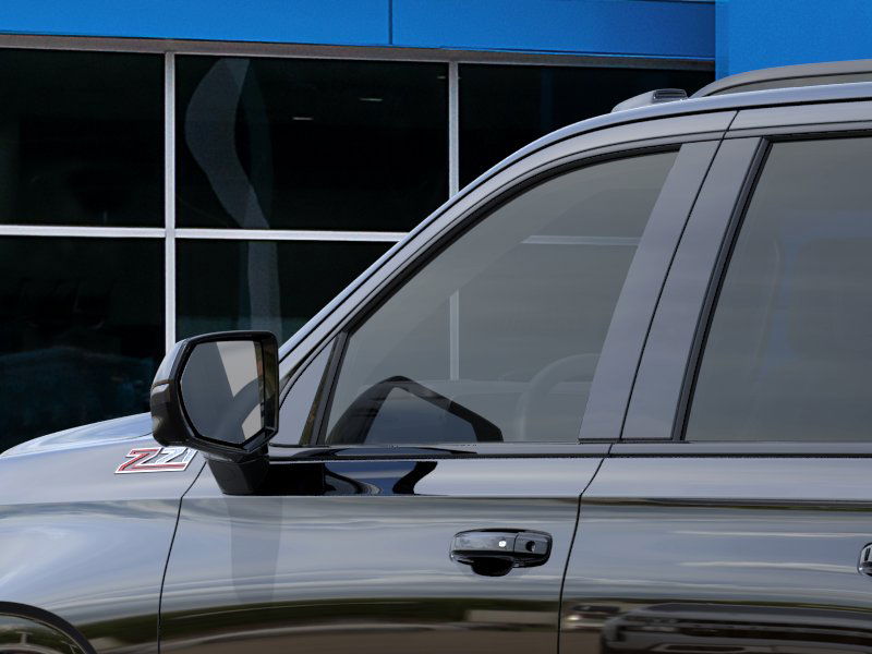 2026 Chevrolet Suburban Z71 photo 12