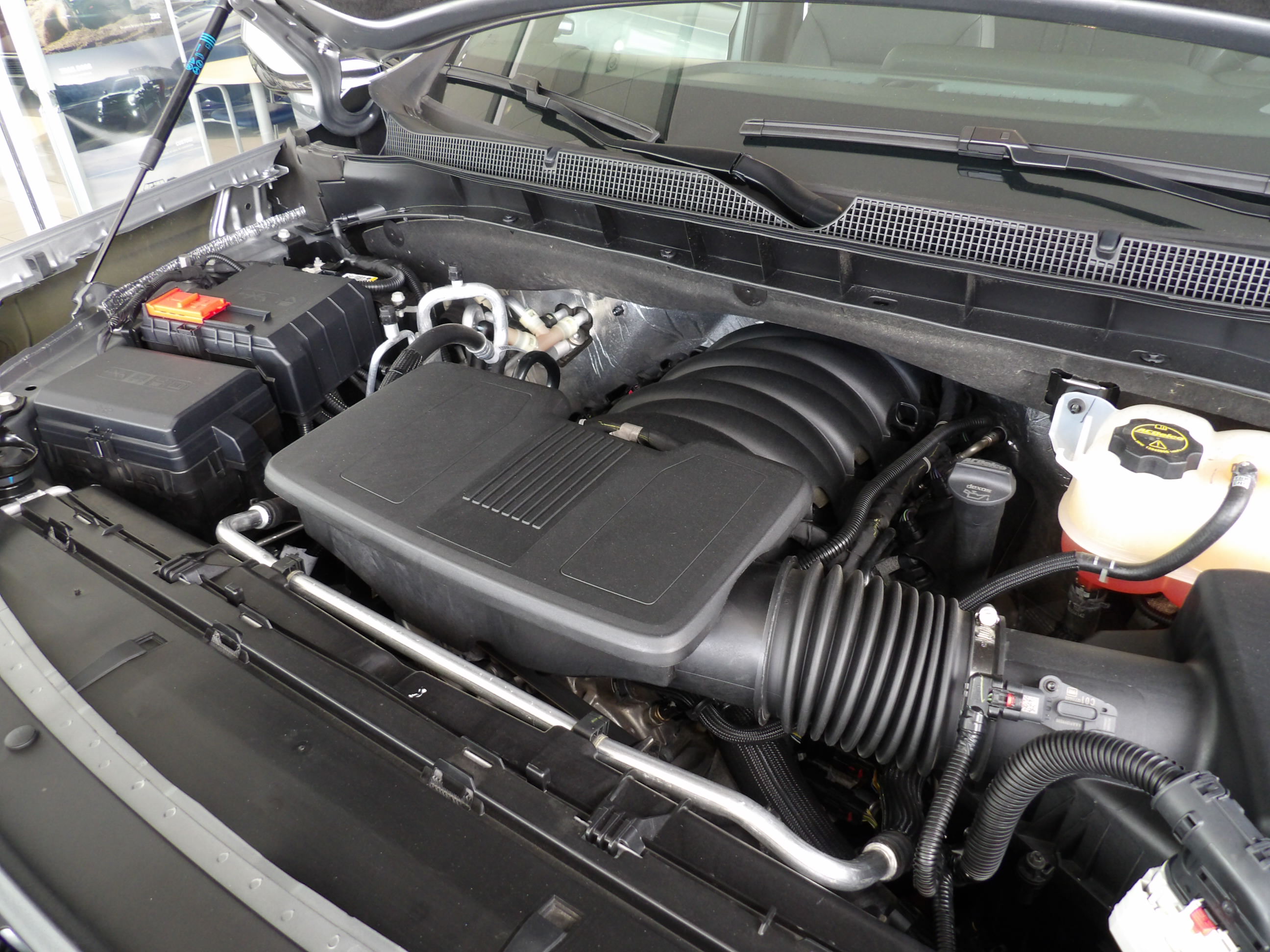 2025 Chevrolet Suburban Z71 - Photo 46