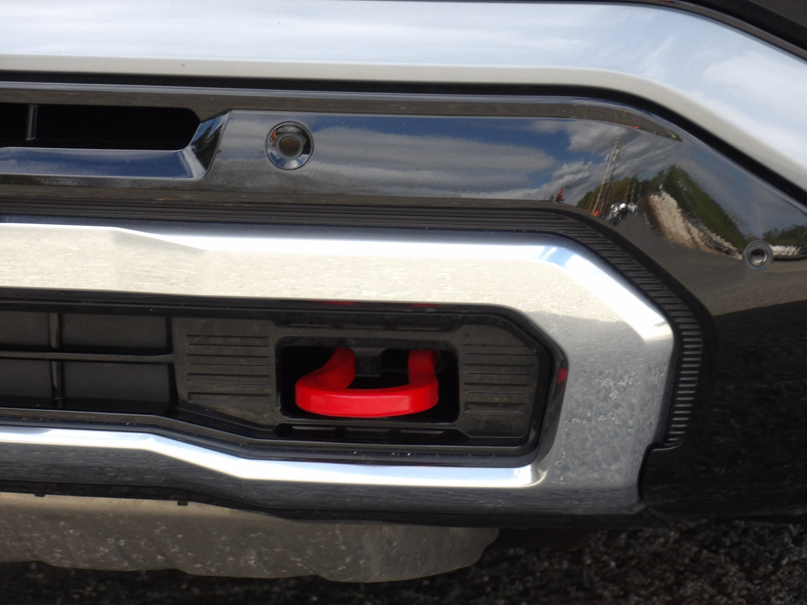 2025 Chevrolet Suburban Z71 - Photo 42