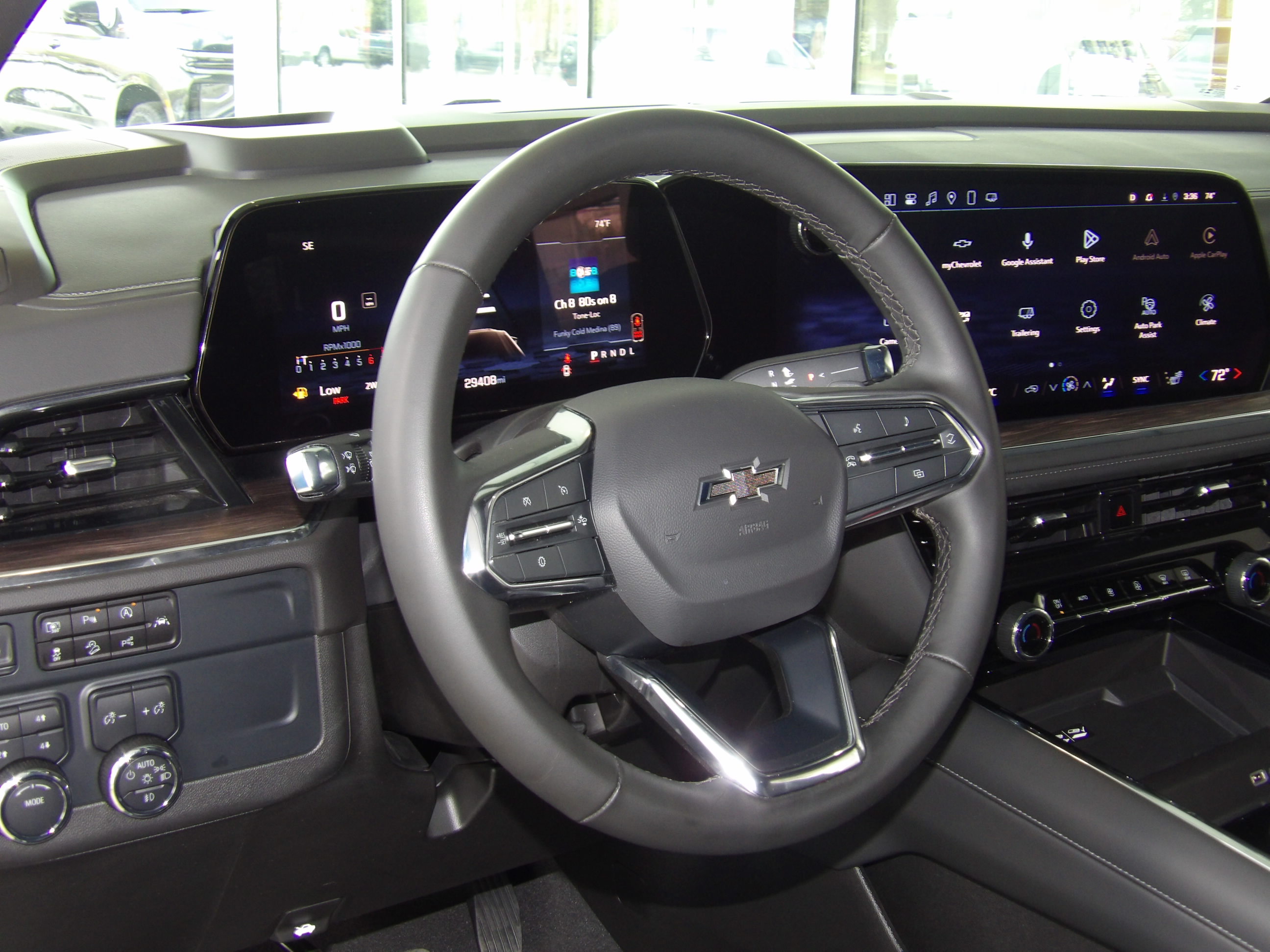 2025 Chevrolet Suburban Z71 - Photo 47