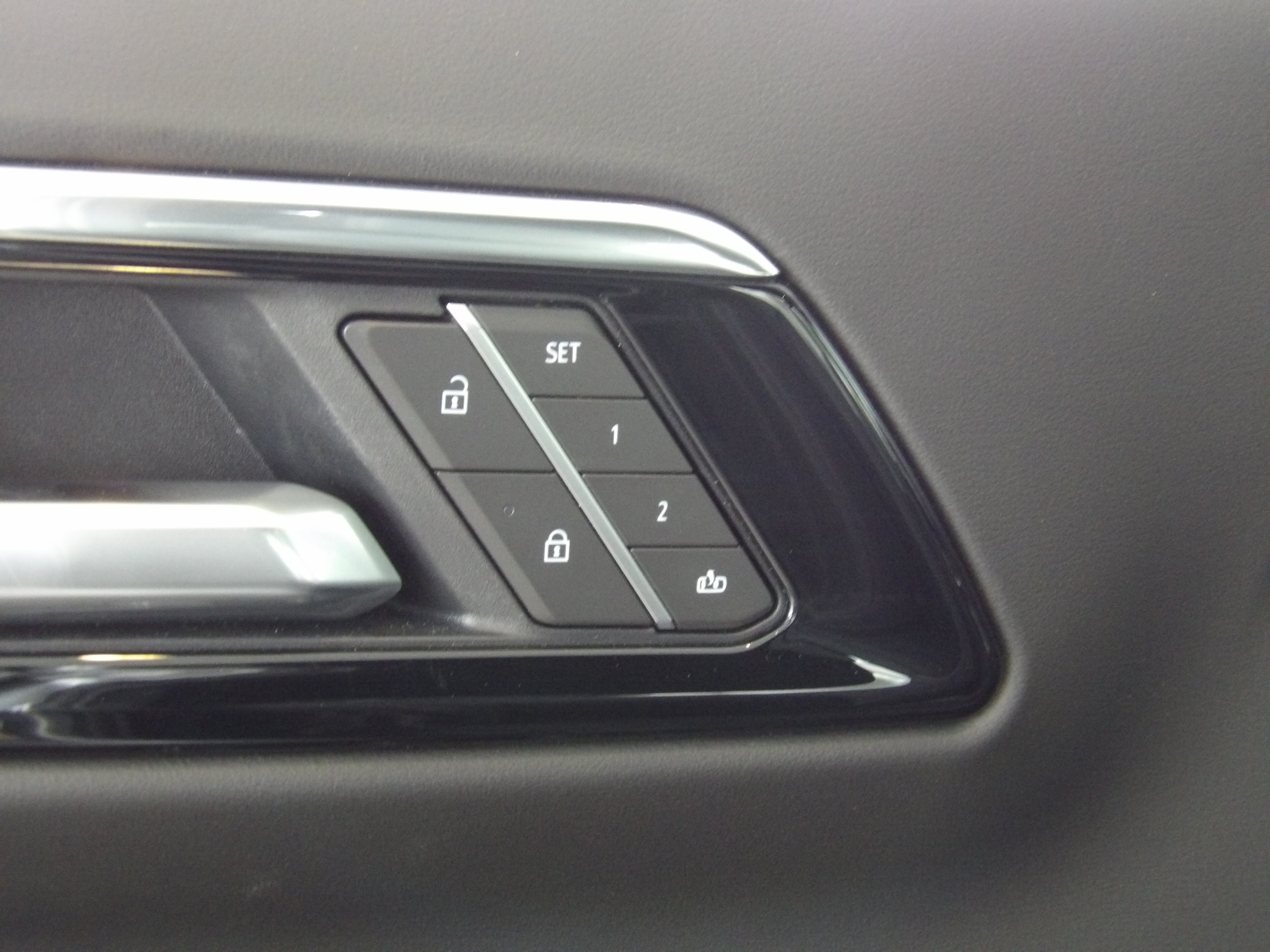 2025 Chevrolet Suburban Z71 - Photo 48