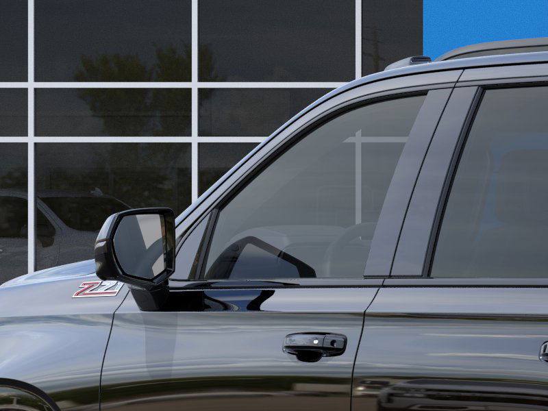 2025 Chevrolet Suburban Z71 photo 12