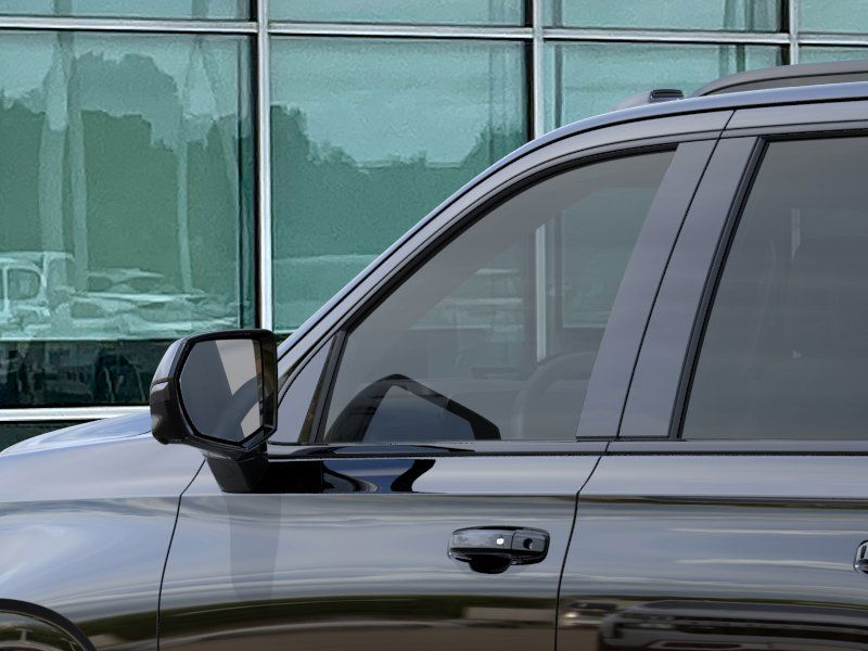2025 Chevrolet Suburban RST photo 38