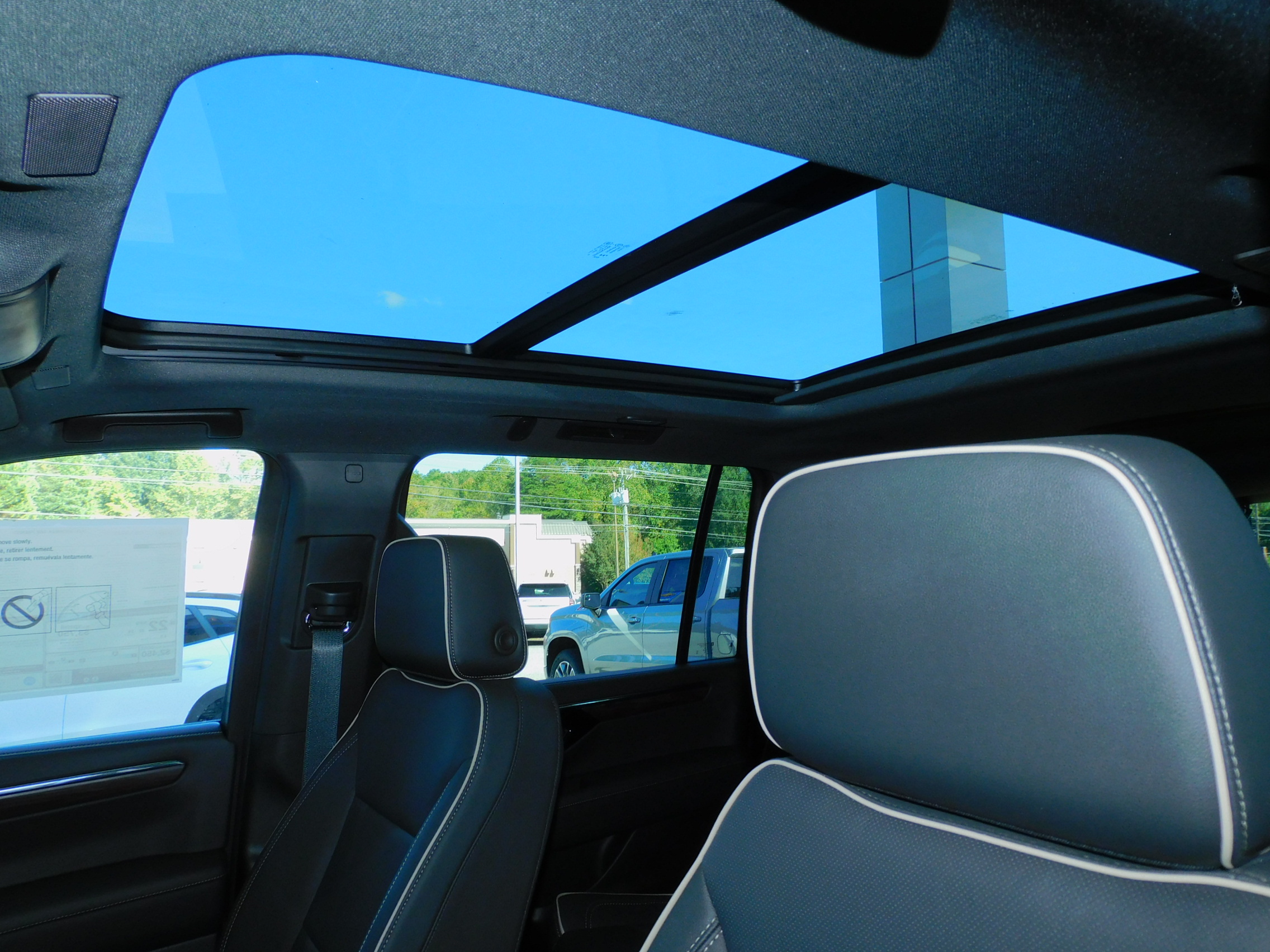 2026 Chevrolet Suburban Premier photo 3