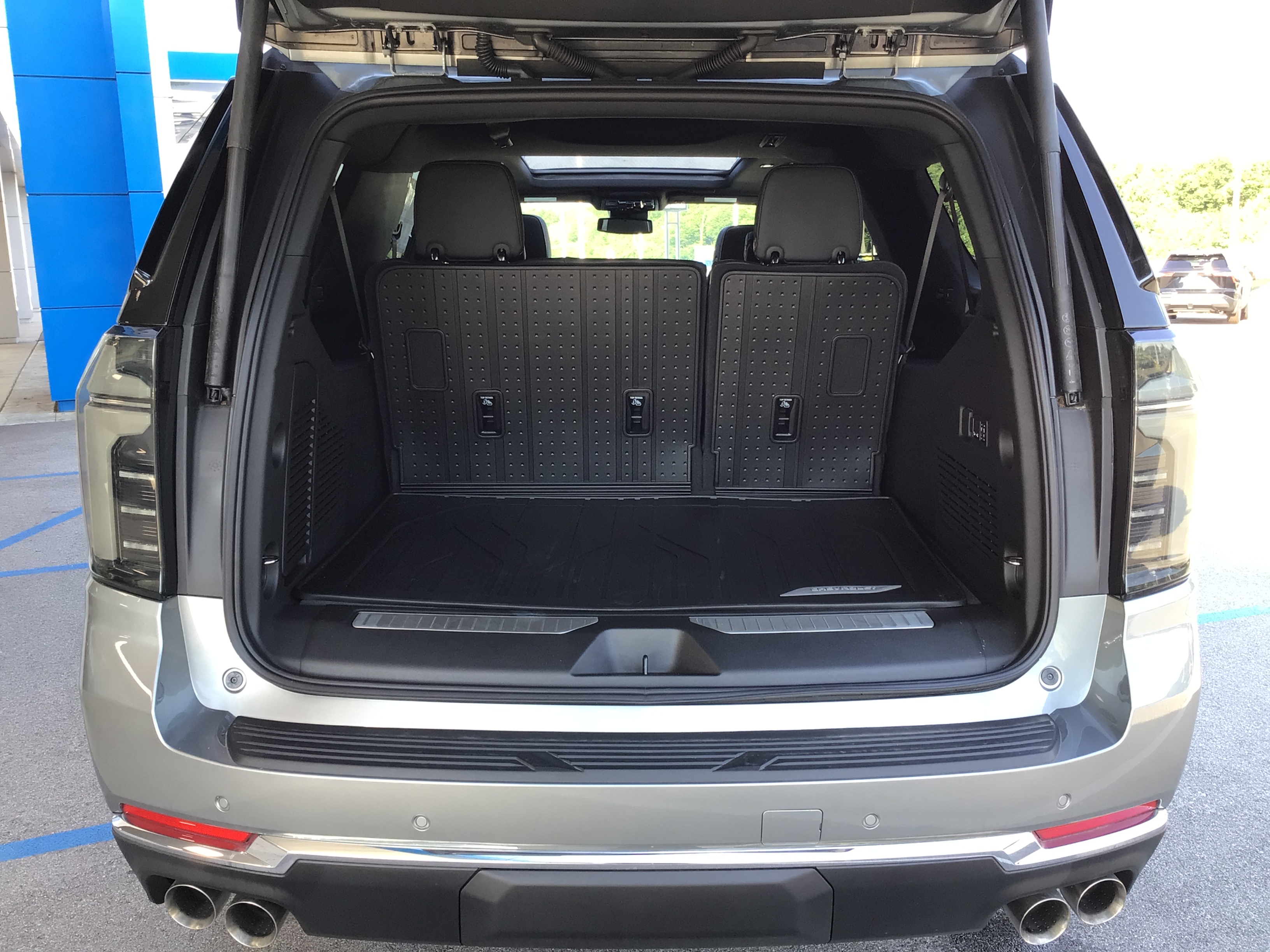 2026 Chevrolet Suburban Premier - Photo 22