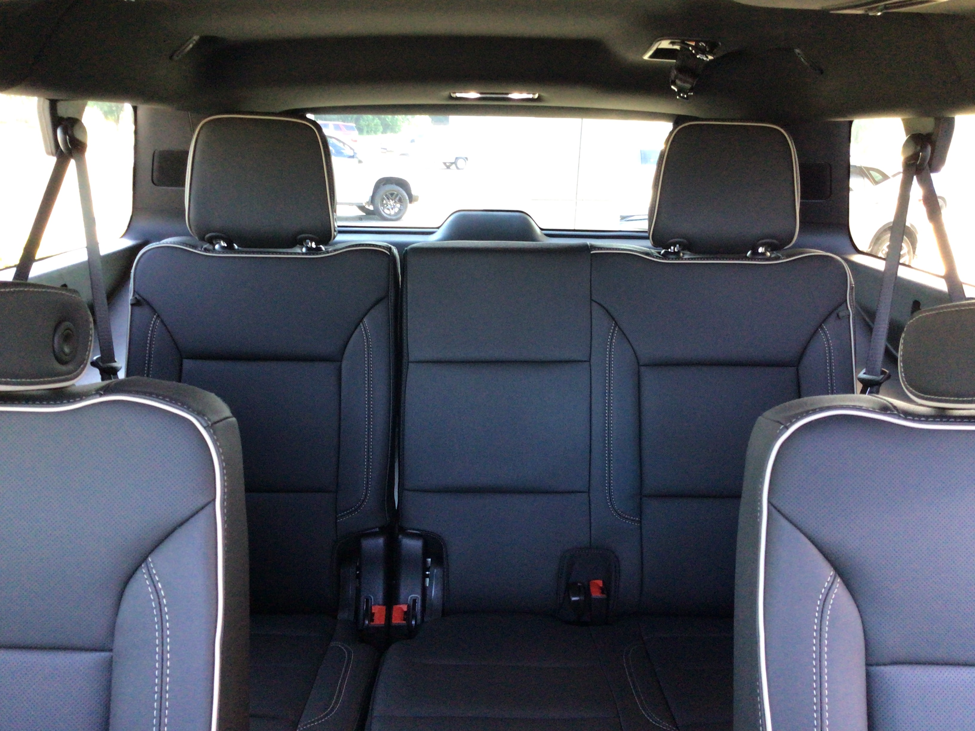 2026 Chevrolet Suburban Premier - Photo 19