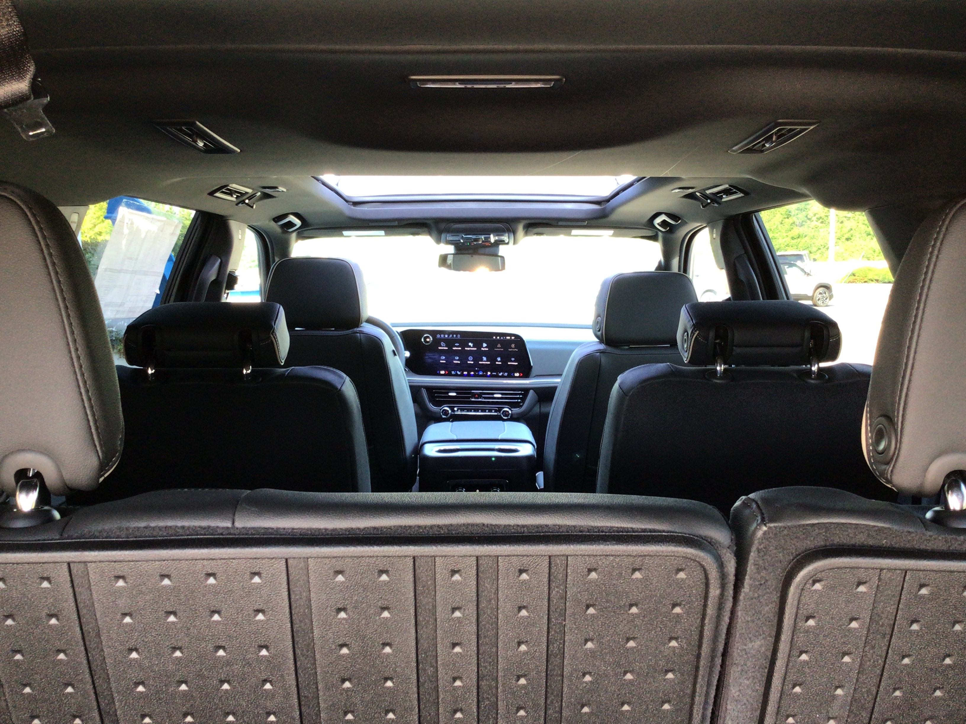 2026 Chevrolet Suburban Premier - Photo 23