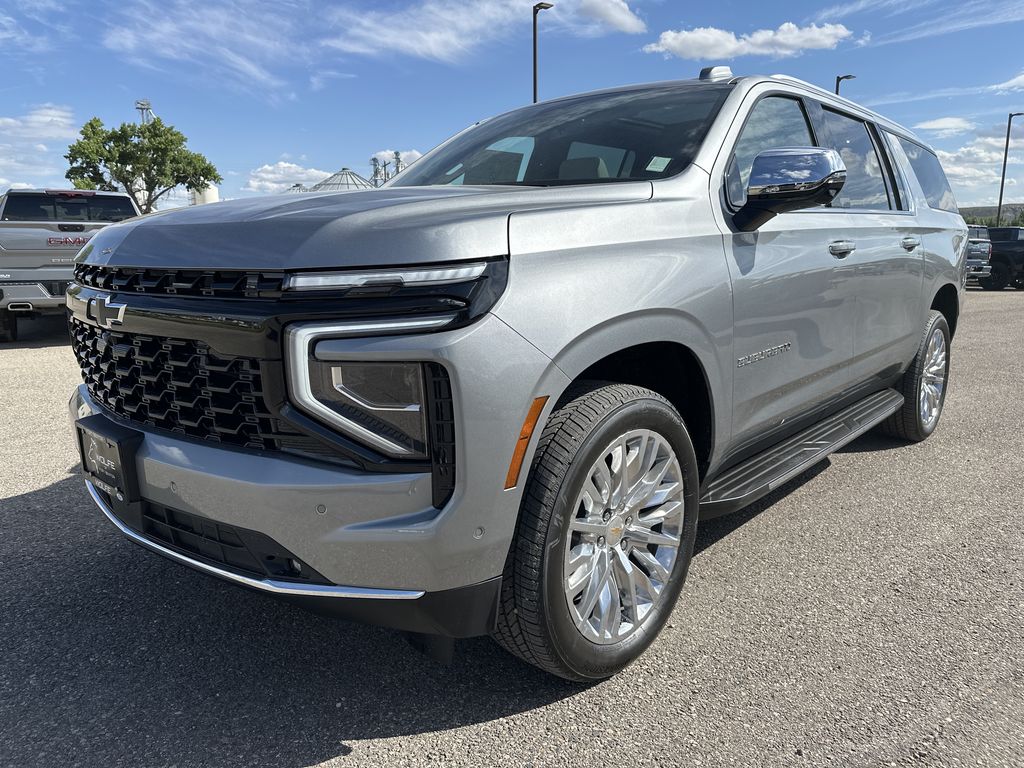 2025 Chevrolet Suburban Premier photo 3