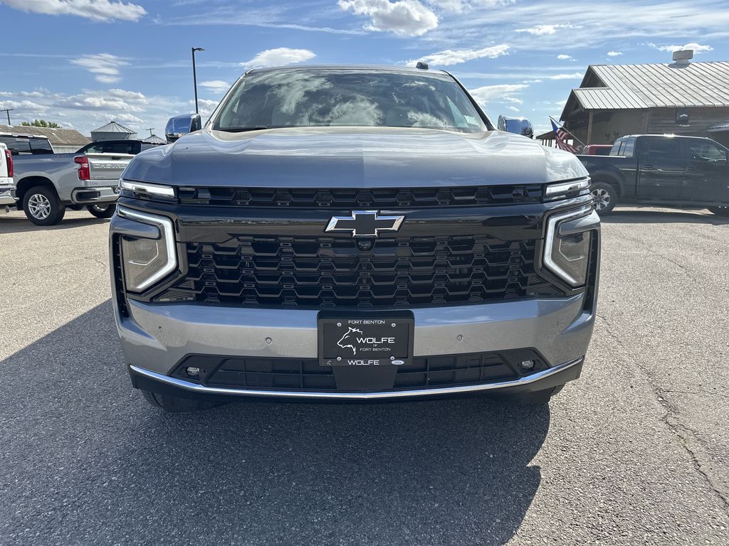 2025 Chevrolet Suburban Premier photo 2
