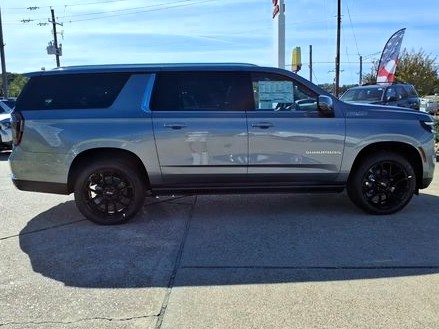 2026 Chevrolet Suburban High Country's photo