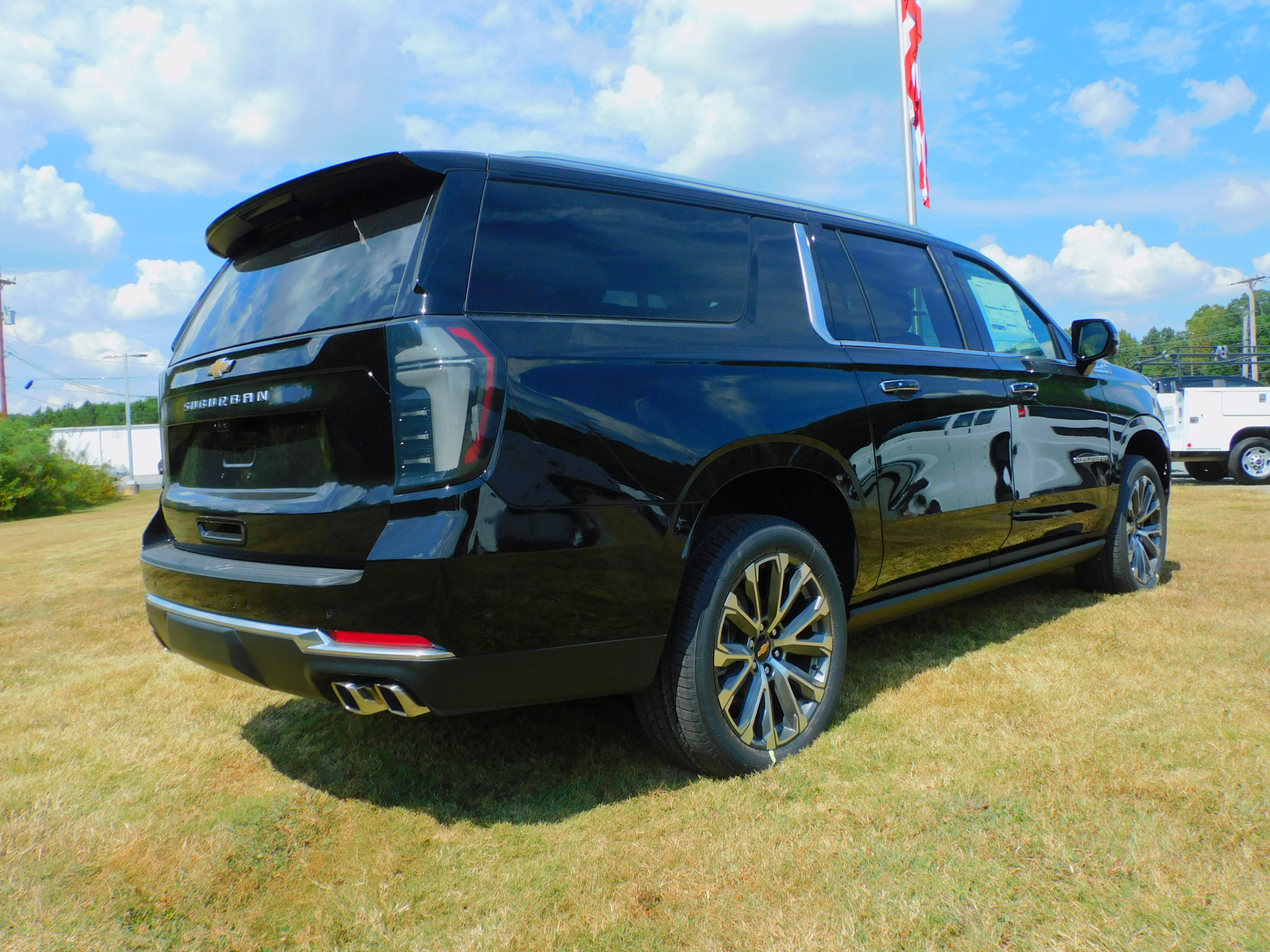 2026 Chevrolet Suburban High Country photo 12