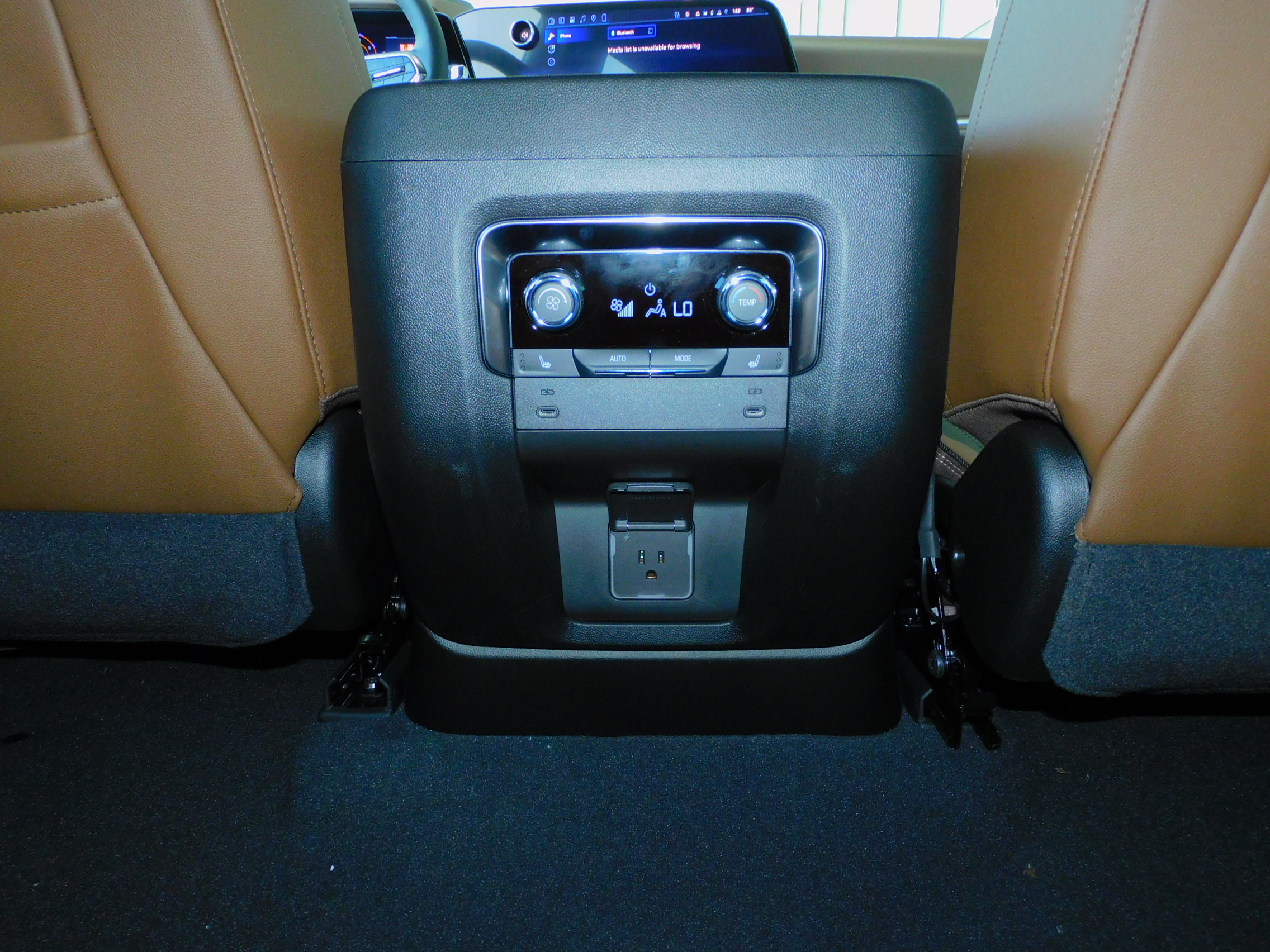 2026 Chevrolet Suburban High Country photo 27
