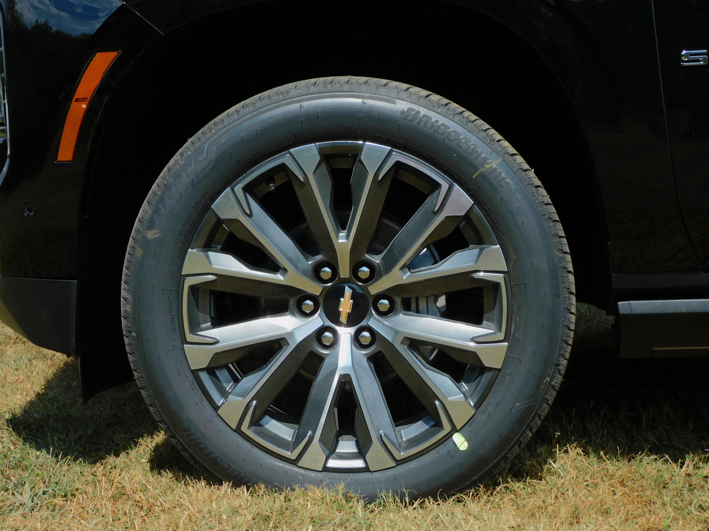 2026 Chevrolet Suburban High Country photo 6