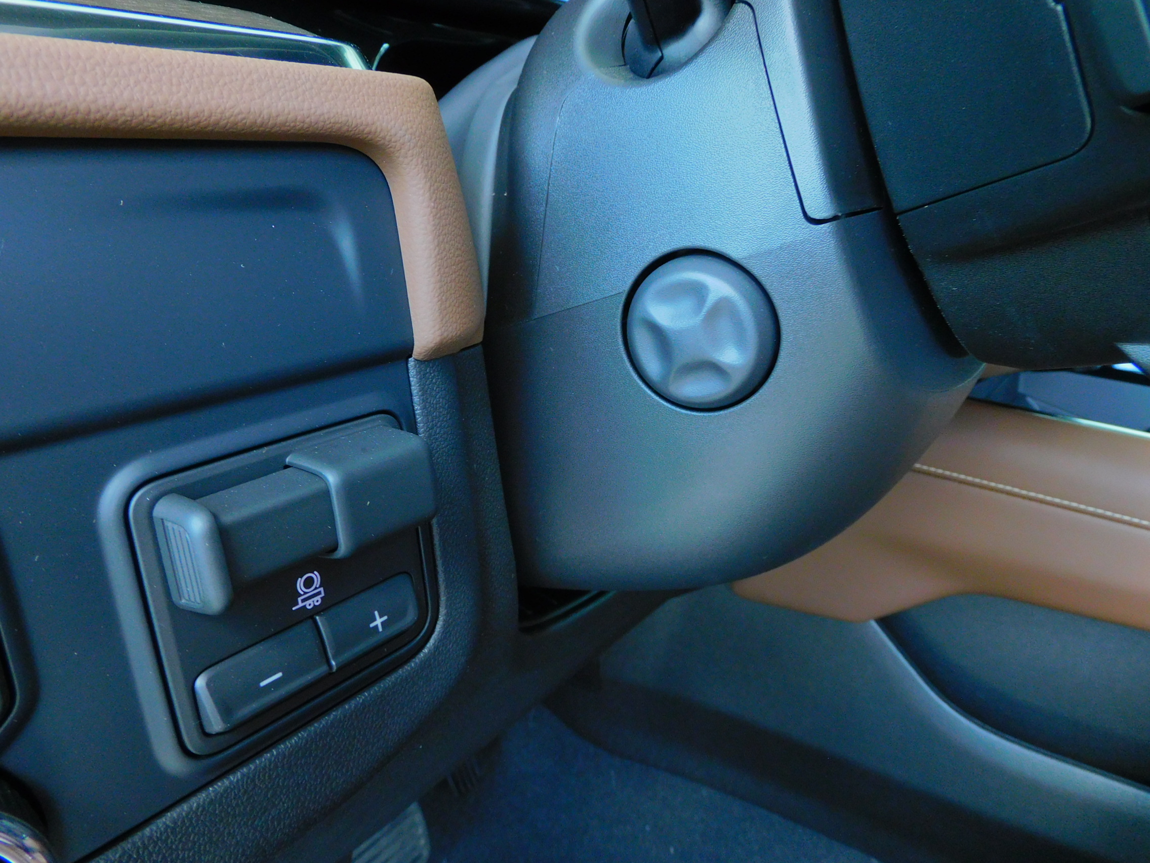 2026 Chevrolet Suburban High Country photo 19
