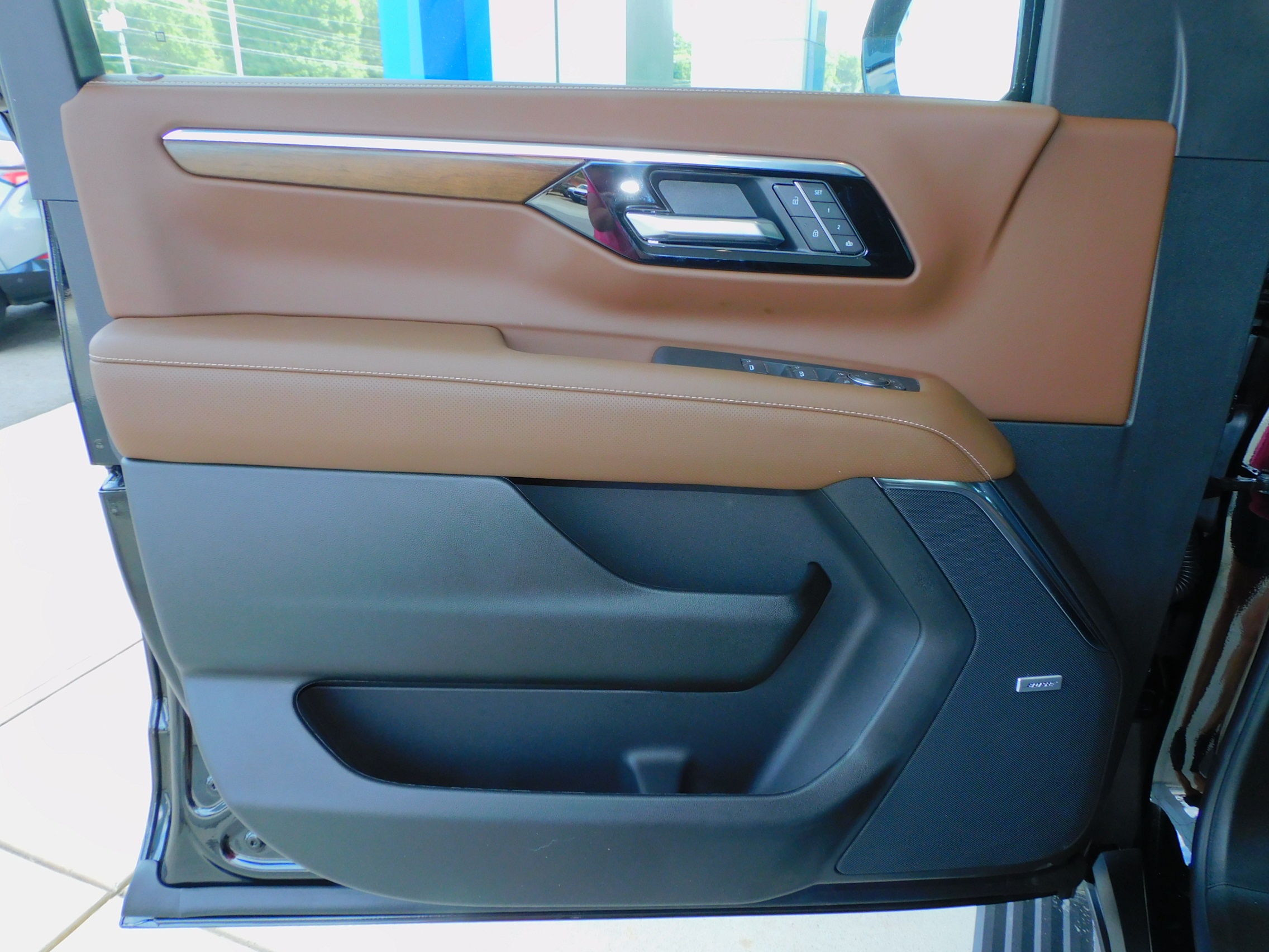 2026 Chevrolet Suburban High Country photo 16