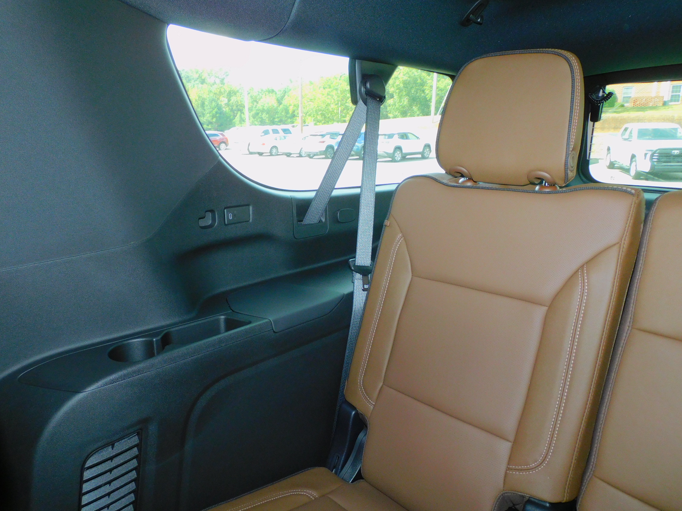 2026 Chevrolet Suburban High Country photo 25